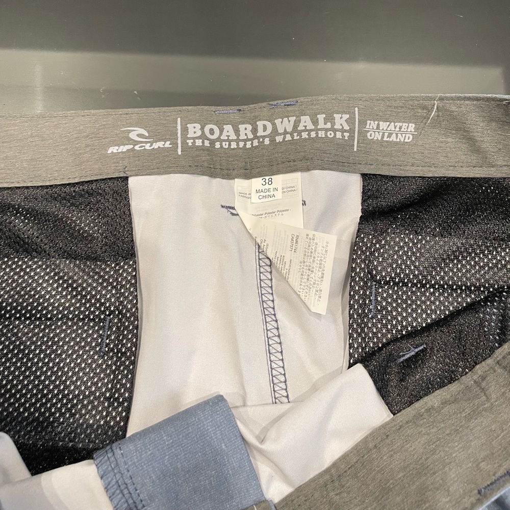 MENS Ripcurl boardwalk the surfer’s walk shorts hybrid board shorts - Picture 4 of 4